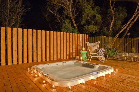 Azure Beach Retreat - Spa Luxury - South Australia Travel 0