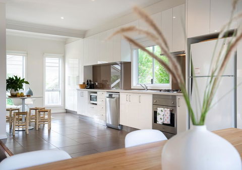 Azure Beach Retreat - Spa Luxury - South Australia Travel 1