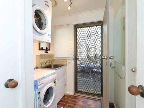 Back Beach Hideaway - South Australia Travel 2