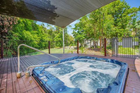 Baden 35 - Rainbow Shores, Walk To Beach, Pools, Tennis Court - South Australia Travel 3