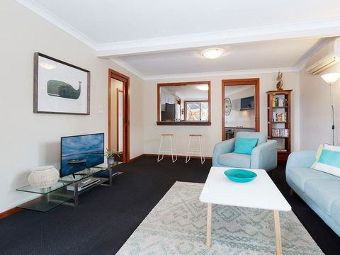 Baggies On Dutchies', 9 Burbong Street - Large House With Aircon, Boat Parking & Waterviews - South Australia Travel 3