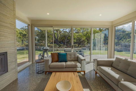 Baileys Beach House - South Australia Travel 3