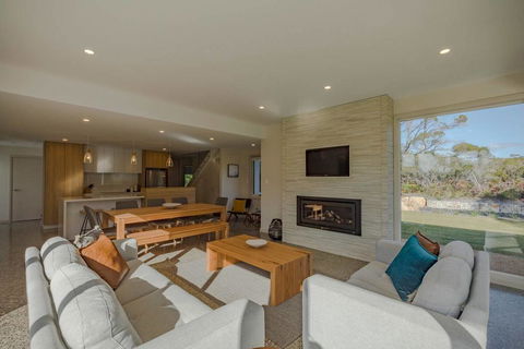 Baileys Beach House - South Australia Travel 0