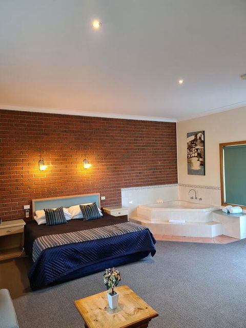 Bairnsdale Tanjil Motor Inn - South Australia Travel 1