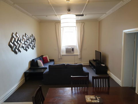 Balcony On Sixth Lodge - South Australia Travel 2