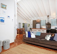 Balena  Culburra - Pet Friendly - 1 Min Walk to Beach - South Australia Travel