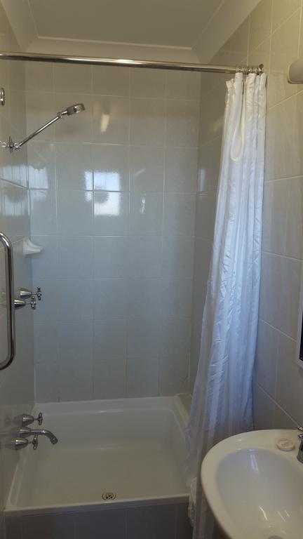 Bathurst Gold Panner - South Australia Travel 3