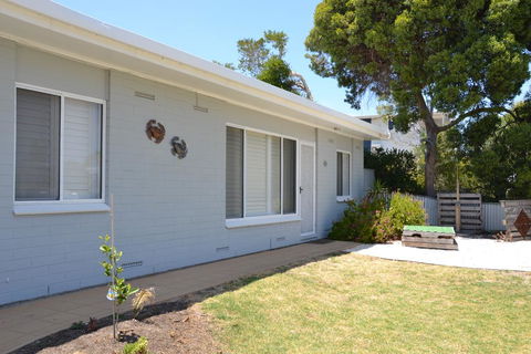 Bay Breeze Cottage - South Australia Travel 1