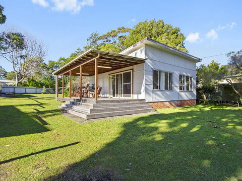 Beach Escape @ Currarong - Basic Family Accommodation - South Australia Travel 3