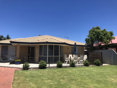 Beach House By The Bay - South Australia Travel 1