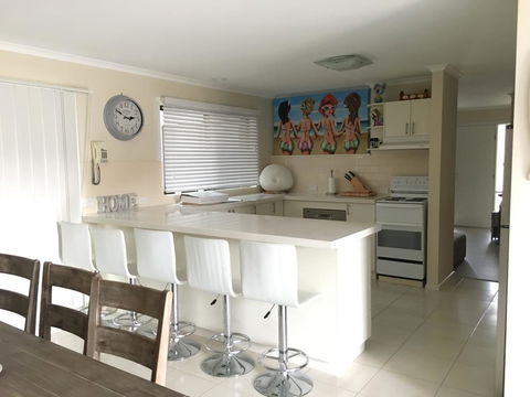 Beach House Getaway 2 - South Australia Travel 3