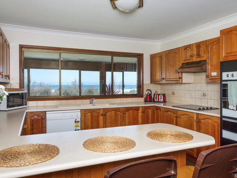 Beach House On Jones Beach - Kiama Accommodation - South Australia Travel 3