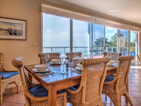 Beachfront Penthouse Cowes - South Australia Travel 2