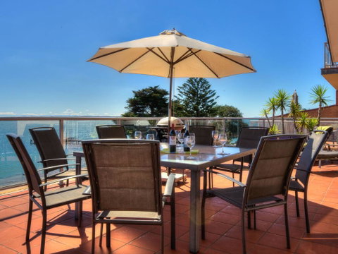 Beachfront Penthouse Cowes - South Australia Travel 1