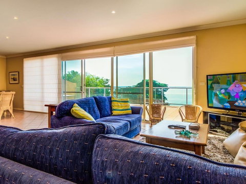 Beachfront Penthouse Cowes - South Australia Travel 3