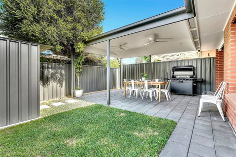 Redbrick Retreat - Generous Coastal Escape - South Australia Travel 3