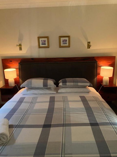 REDGUM RETREAT BRIGHT - Luxury Spa Villa - South Australia Travel 1