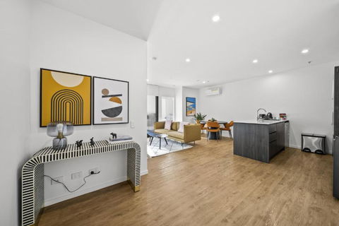 Refined 2-Bed With Luxurious Building Amenities - South Australia Travel 1