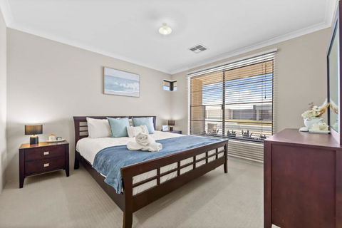 Relax By The Sea Modern Beach Home - South Australia Travel 3