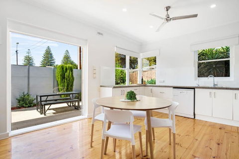 Relaxing 3BR Beachside Haven Grange - South Australia Travel 0