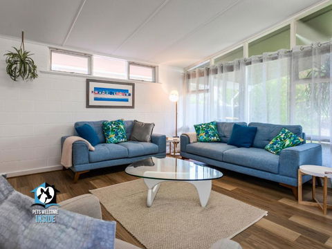 Renovated 3BR One Street To Beach - South Australia Travel 1