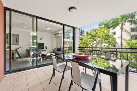 Resort Living - 10mins CBD - 2Bed / 2Bath / 1Car - South Australia Travel 2
