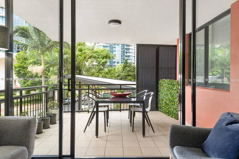 Resort Living - 10mins CBD - 2Bed / 2Bath / 1Car - South Australia Travel 1