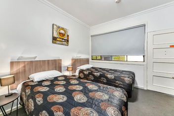 Rest Motels with South Australia Travel