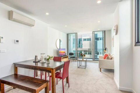 Retro Modern With Pool Near Westfield Doncaster - South Australia Travel 0