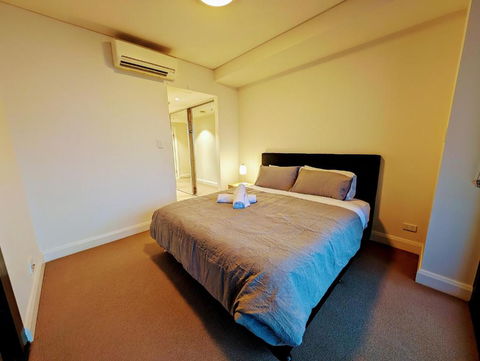 Rhodes Two Bedroom Apartment With Fantastic Water View - South Australia Travel 1