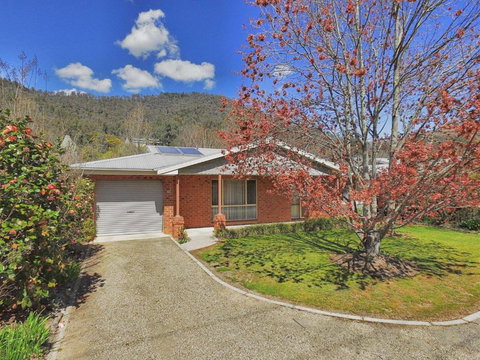 Right In Bright - South Australia Travel 1