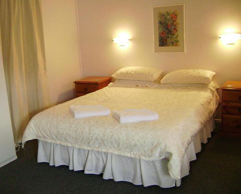River Park Motor Inn - South Australia Travel 0