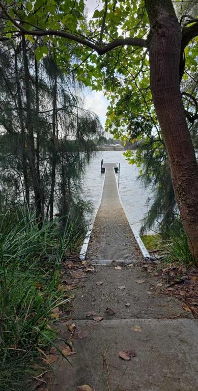 Riverside Retreat - South Australia Travel 0