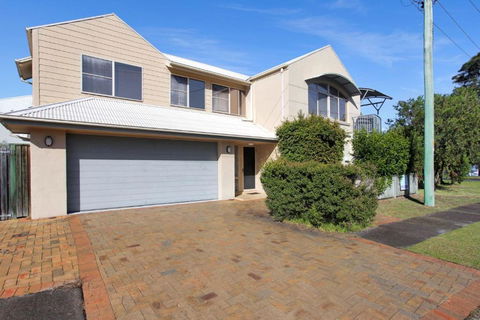 Riverside Views Hawks Nest - South Australia Travel 0