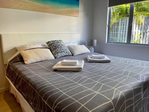 Relax At Trinity Beach Getaway, Blue Lagoon, Trinity Beach - South Australia Travel 0