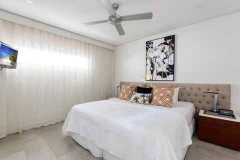 Rose At Temple Palm Cove - A Poolside Paradise - South Australia Travel 3