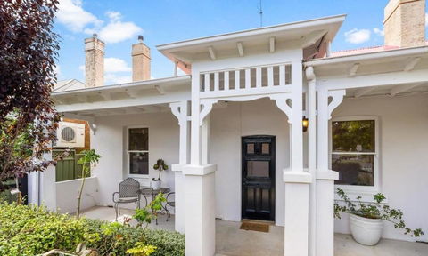 Roseland Cottage - CBD Heritage - South Australia Travel 0