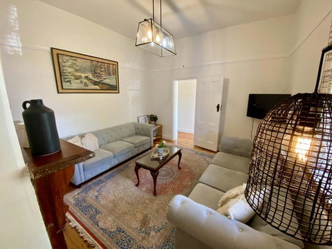 Roseland Cottage - CBD Heritage - South Australia Travel 2