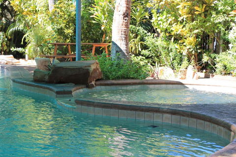 Roey Backpackers And Party Bar - South Australia Travel 0