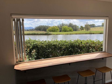 Romantic Lakehouse Set In A Private Vineyard In The Hunter Valley - South Australia Travel 3