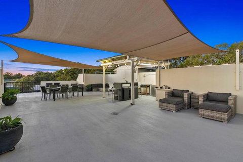 Rooftop Island Sunsets - South Australia Travel 0