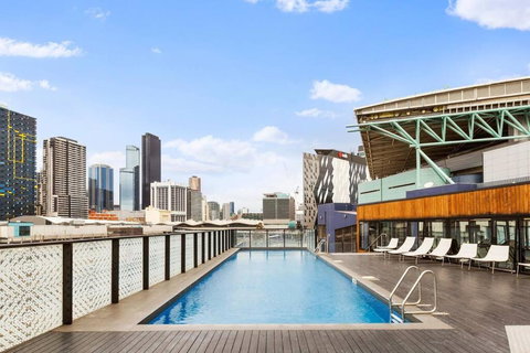 Rooftop Pool 2BR Apt At Marvel Stadium With Free Parking - South Australia Travel 3