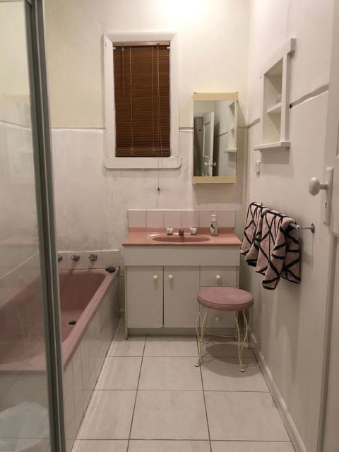 Room Near Caulfield Racecourse - South Australia Travel 2