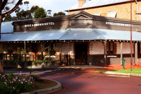 Rose & Crown Hotel - South Australia Travel 0