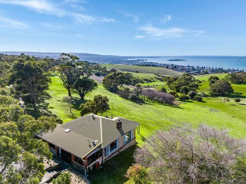 Rustic Cottage - South Australia Travel 3