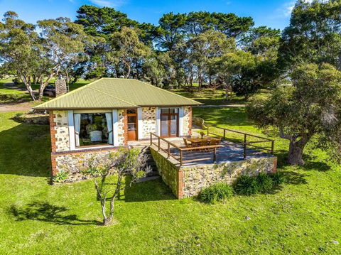 Rustic Cottage - South Australia Travel 0