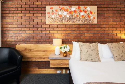 Ruthven Street Motor Inn - South Australia Travel 1