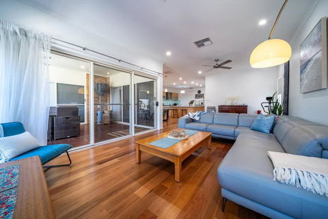 Sailors\' Retreat 3BR Pool Beach Study - South Australia Travel 2
