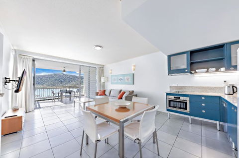 Sails On The Sea - Club Wyndham - South Australia Travel 1