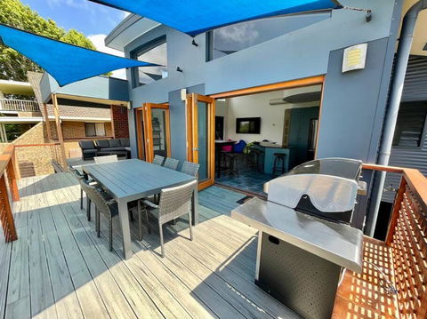 Sails To Sea - 4 Bedroom Pet Friendly Private Pool - South Australia Travel 1